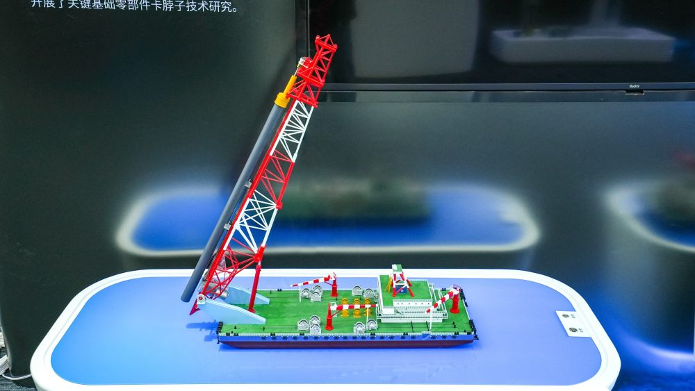 中交二航局-“二航长青”150米打桩船（动态）
